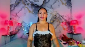Camgirl MilfLuciana en ligne - chat webcam en direct