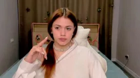 Camgirl Emillyhot en ligne - chat webcam en direct
