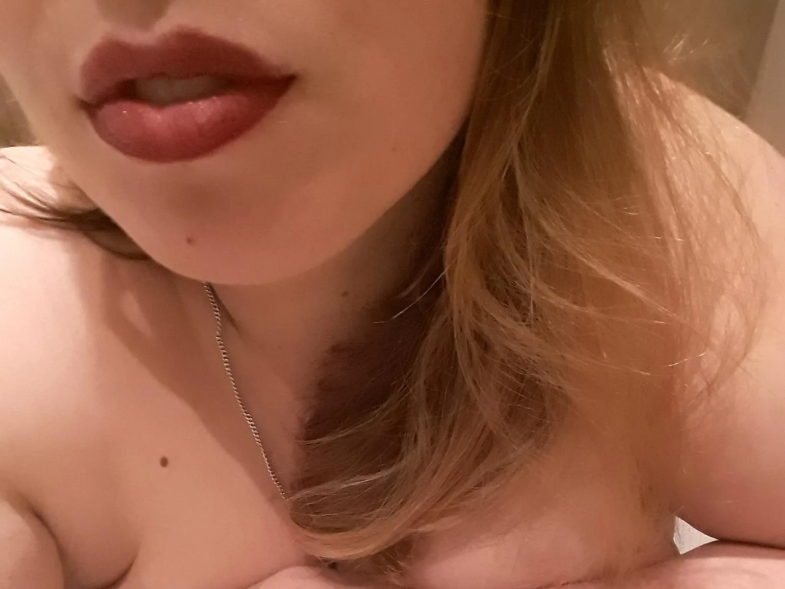 Camgirl JuliaFrancaise en ligne - chat webcam en direct
