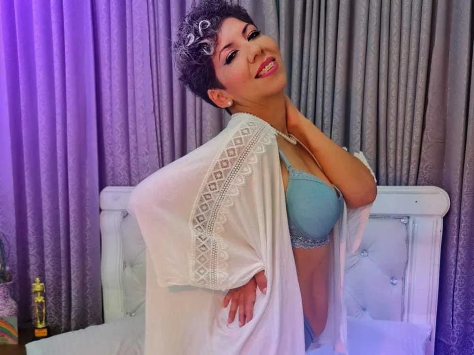 Camgirl JuliaNewell en ligne - chat webcam en direct