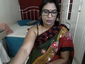 Camgirl Aadhya en ligne - chat webcam en direct