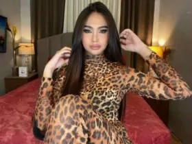 Camgirl BigBrownCockCandice en ligne - chat webcam en direct