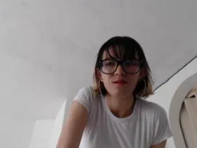 Camgirl SylvieCute en ligne - chat webcam en direct