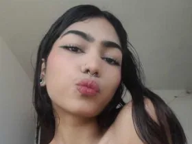 Camgirl JessyLite en ligne - chat webcam en direct