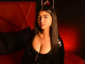 Camgirl MiiaLimour en ligne - chat webcam en direct
