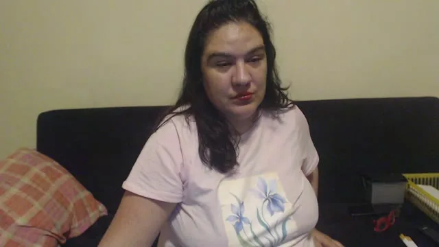 Camgirl DomMagda en live webcam amateur