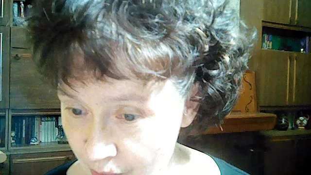 Camgirl HubbaHedy en live webcam amateur