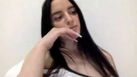 Camgirl AdalinaNaz en live webcam amateur