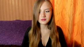 Camgirl AmiliCuttie en live webcam amateur