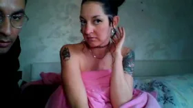 Camgirl cry en live webcam amateur