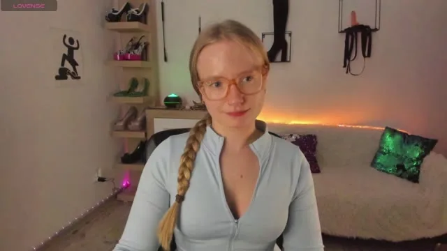 Camgirl LovexNANCY en live webcam amateur