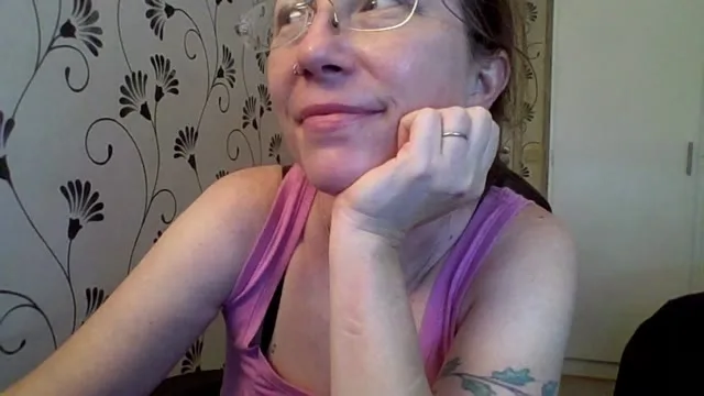 Camgirl QueenDelRay en live webcam amateur