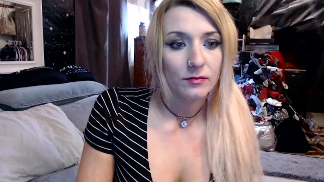 Camgirl Danileigh en live webcam amateur