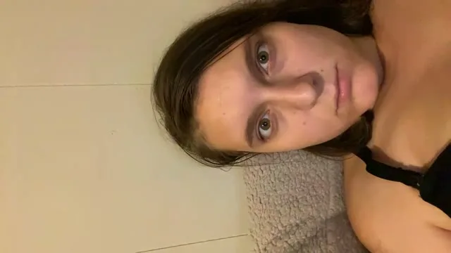 Camgirl Lovecountry en live webcam amateur