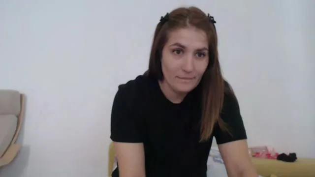Camgirl Nikolle32 en live webcam amateur