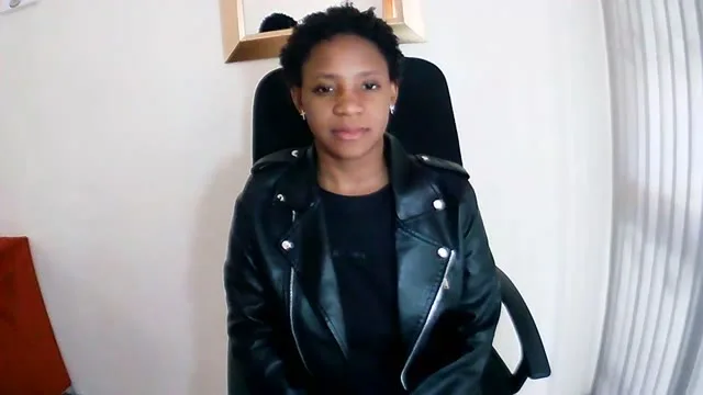 Camgirl TINYSPARKLES en live webcam amateur