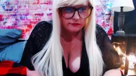 Camgirl RyleeRebel en live webcam amateur