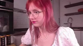 Camgirl Lilgou en live webcam amateur
