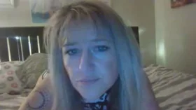 Camgirl SageSky en live webcam amateur