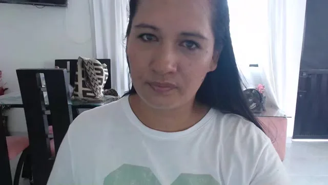Camgirl Ambarlekker en live webcam amateur