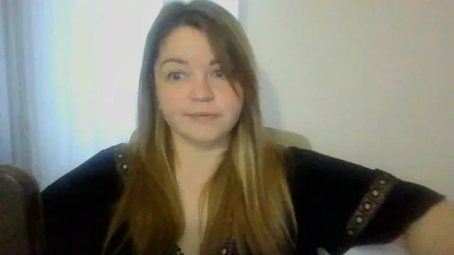 Camgirl ElliMoL en live webcam amateur