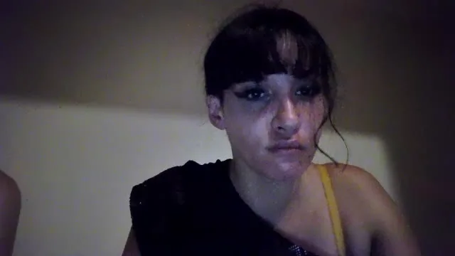 Camgirl DDLGRagDoll en live webcam amateur