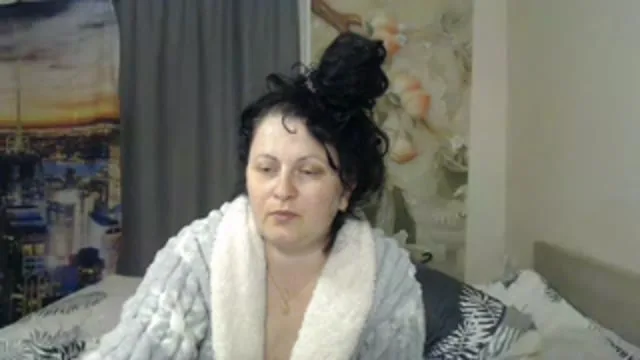 Camgirl MIYA7777 en live webcam amateur