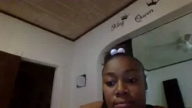 Camgirl GoodGood33 en live webcam amateur