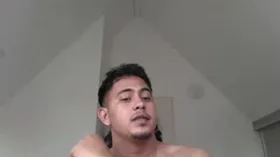 Camgirl YourBoy en live webcam amateur