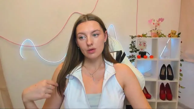 Camgirl CristalNutty en live webcam amateur