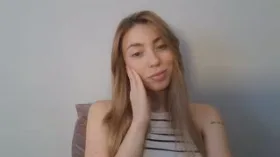 Camgirl blondeee en live webcam amateur