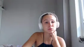 Camgirl TinyDream en ligne - chat webcam en direct