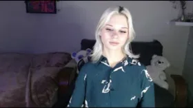 Camgirl LunaBlaze19 en live webcam amateur
