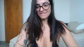 Camgirl IsaPeachy en live webcam amateur