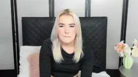 Camgirl OrianaModel en live webcam amateur