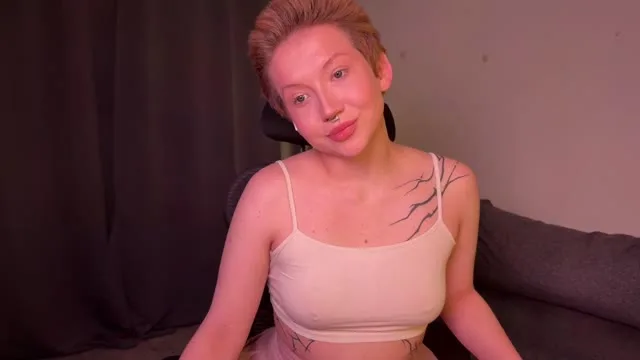 Camgirl HeyJoyce en live webcam amateur