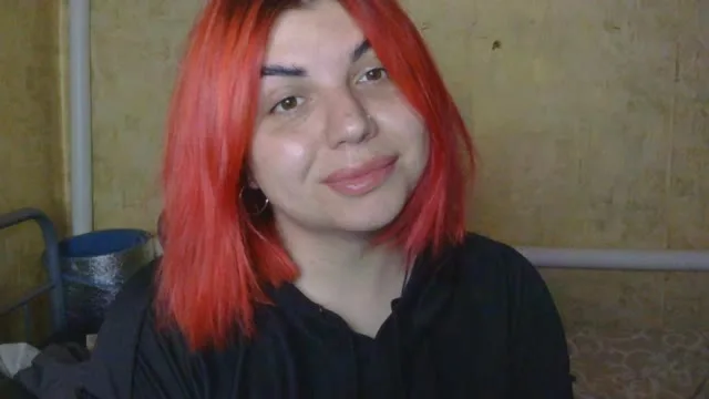 Camgirl LinaPeach en live webcam amateur