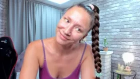 Camgirl SarahDream en live webcam amateur