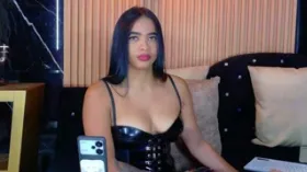Camgirl KarlaBelucci en live webcam amateur