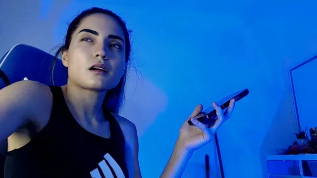 Camgirl AzureReign en live webcam amateur