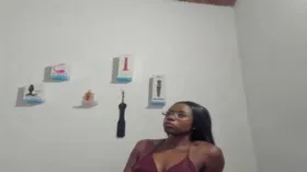 Camgirl saradreams en ligne - chat webcam en direct