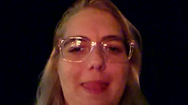 Camgirl MaceHope en live webcam amateur