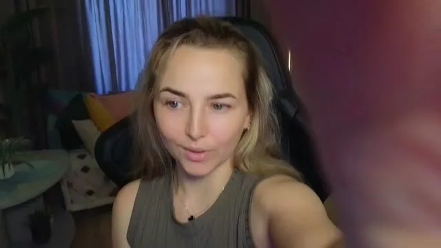 Camgirl MiraMermayd en live webcam amateur
