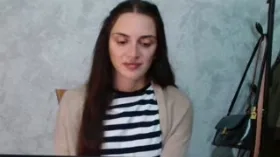 Camgirl FlirtyRoxi en live webcam amateur