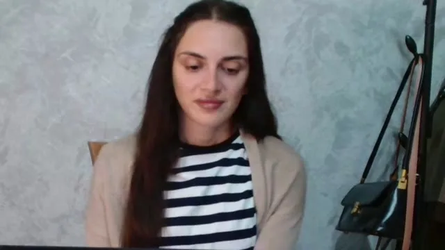 Camgirl FlirtyRoxi en live webcam amateur