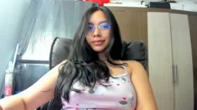 Camgirl LatinaHorny en live webcam amateur