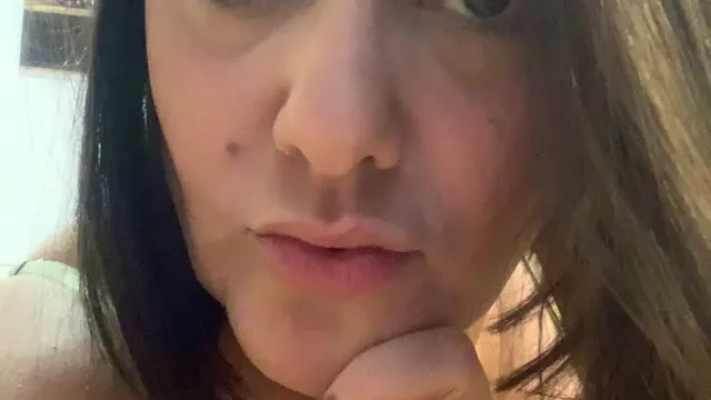 Camgirl LuahCherry en live webcam amateur
