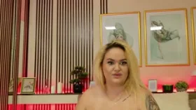 Camgirl AmandaRise en live webcam amateur