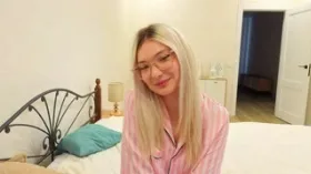 Camgirl RinaMoon en ligne - chat webcam en direct