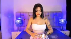 Camgirl BellaArt en ligne - chat webcam en direct